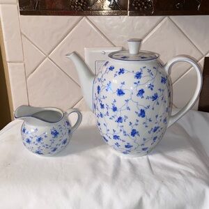 RARE vintage arzberg Floral Teapot coffee pot.  Like new & creamer made Germany